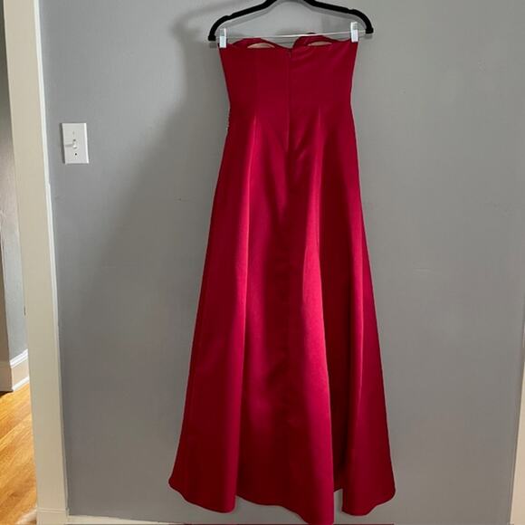 David's Bridal Red Satin Strapless Glamorous Size 6 Wedding Bridesmaid Prom Gala - Picture 3 of 11